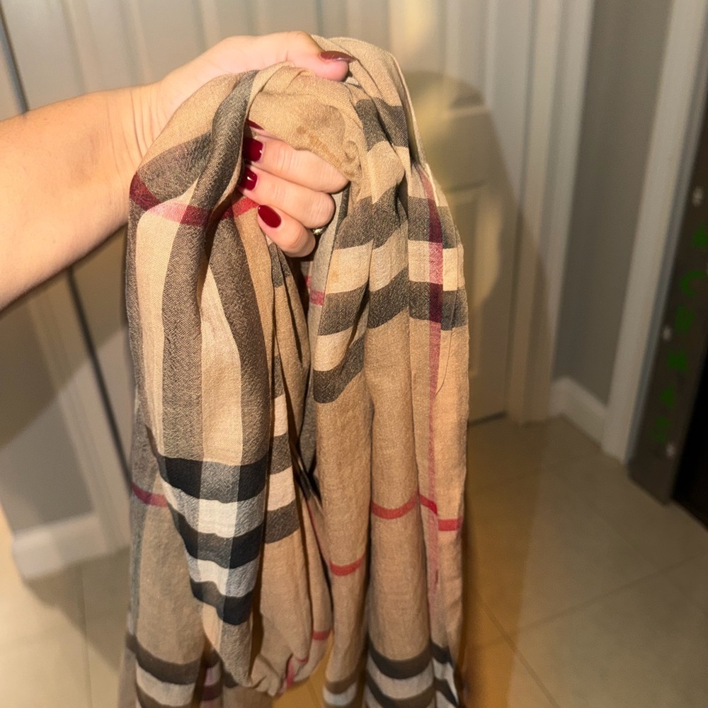 Classic Burberry wide check silk wool scarf - Picture 11 of 13